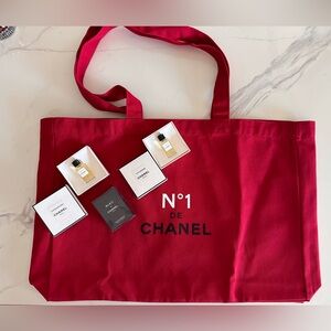 Chanel Tote, Coromandel & Sycomore 4ml EAU De Parfum plus , Bleu de Chanel Mini